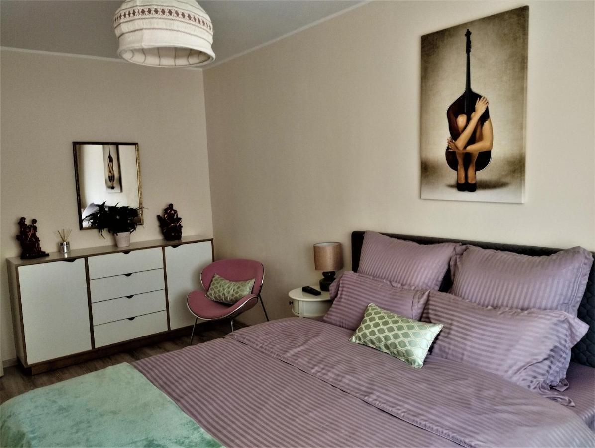 Central Lala Apartament Lägenhet Braşov Exteriör bild