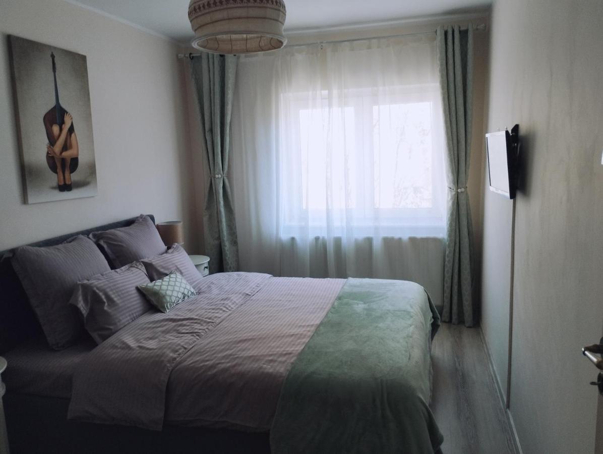 Central Lala Apartament Lägenhet Braşov Exteriör bild